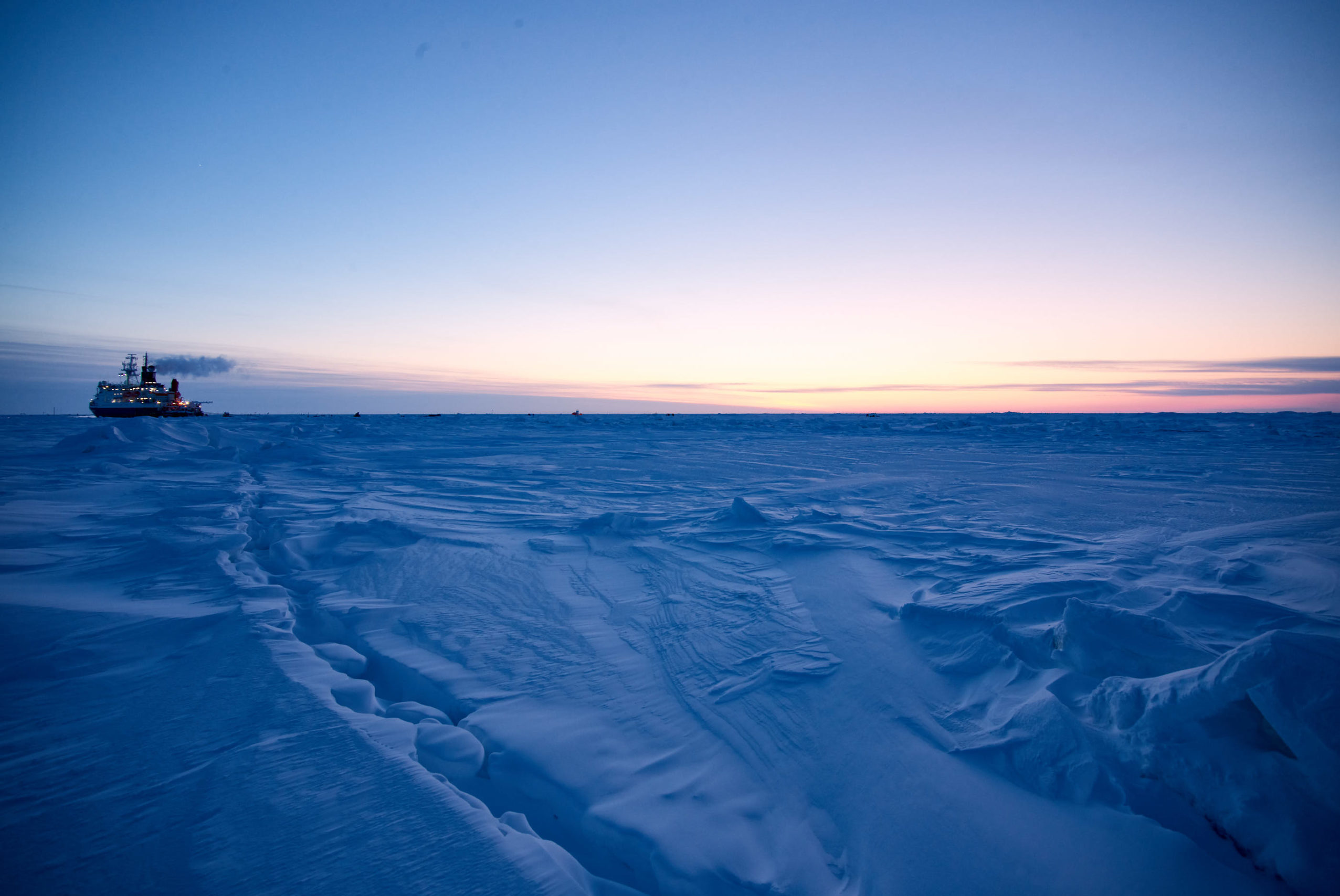 An Active Arctic: Where Sea Ice Meets the Midnight Sun - MOSAiC Expedition